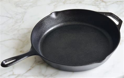clean  cast iron pan    mystery    chef