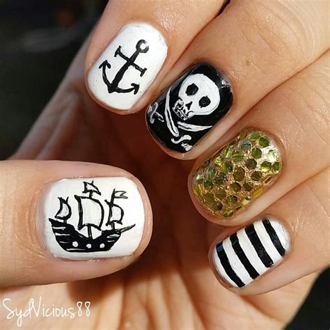 pirate nails nail art  sydvicious nailpolis museum  nail art