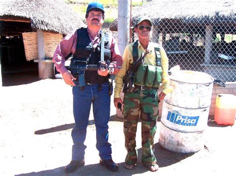 el chapo  evaded  mexican cops    spectacular fashion