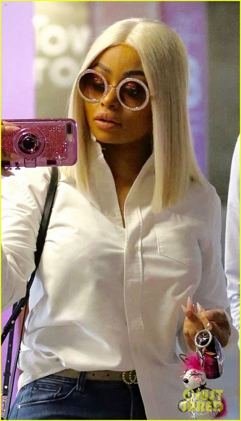 Photo Blac Chyna Shows Off Her Curves In Los Angeles 02 Photo