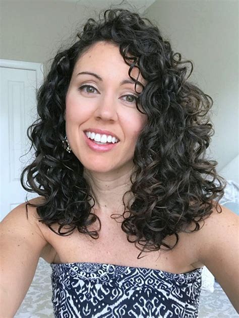 15 Latest Hairstyles For Shoulder Length Curly Hair In 2020