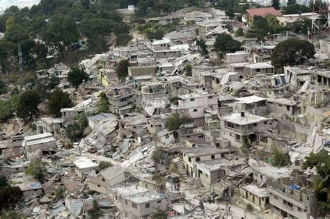 destroyed homes  port au prince haiti    earthquake