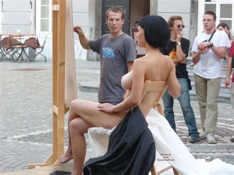 nude model in public september 2009 voyeur web hall of fame