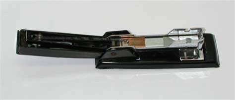 black swingline  stapler working