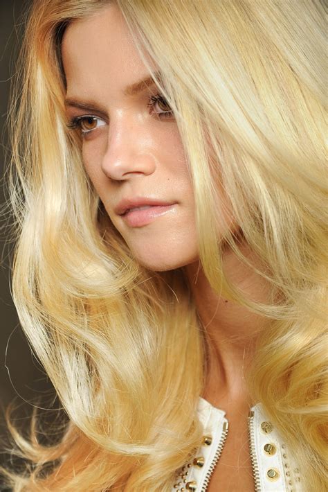 Kasia Struss Versace S S 2011 12 Milan Models Inspiration