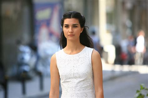 Tuba Büyüküstün Women Hd Wallpapers Desktop And Mobile Images And Photos