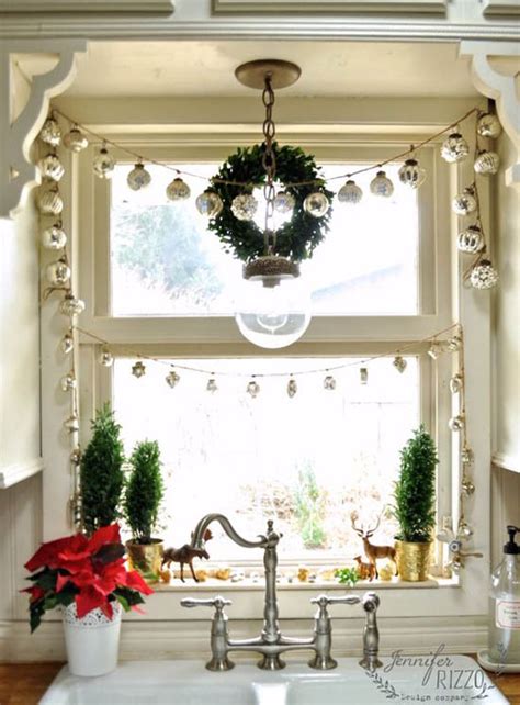 stunning christmas window decorations ideas   christmas