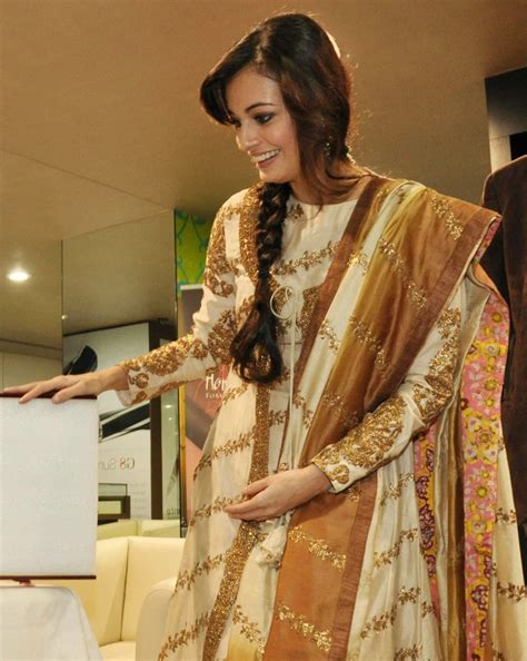 High Quality Bollywood Celebrity Pictures Dia Mirza Looks