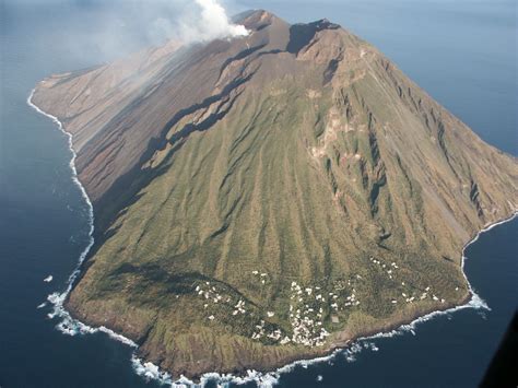 stromboli island stromboli   erupting continuously
