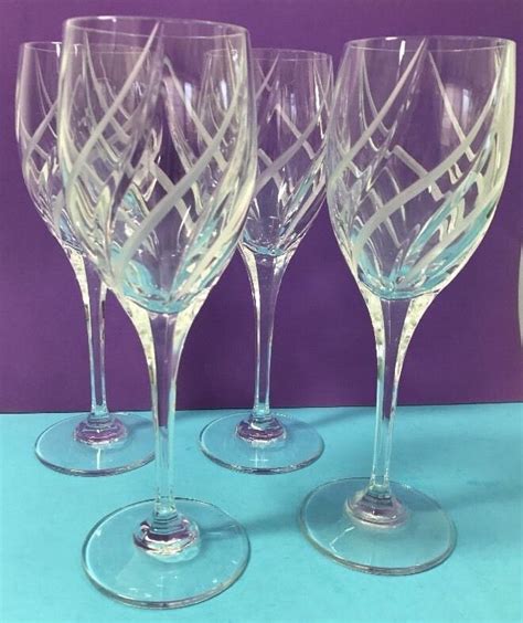 4 Glass Crystal Wine Glasses Swirl Design Etched Tall 9