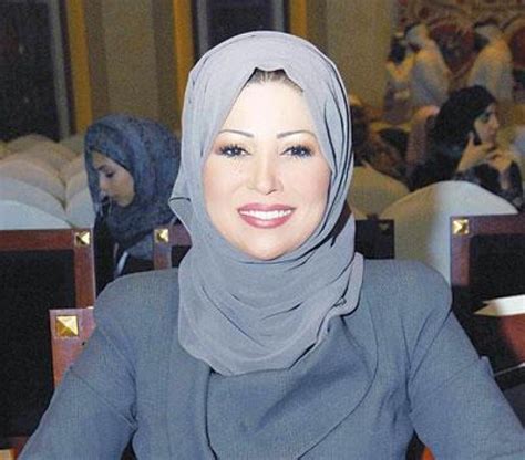 khadija bin ganna اختيرت الإعلامية خديجة بن قنة لنيل al jazeera arabic anchors pinterest