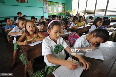 philippines third world country photos et images de collection getty