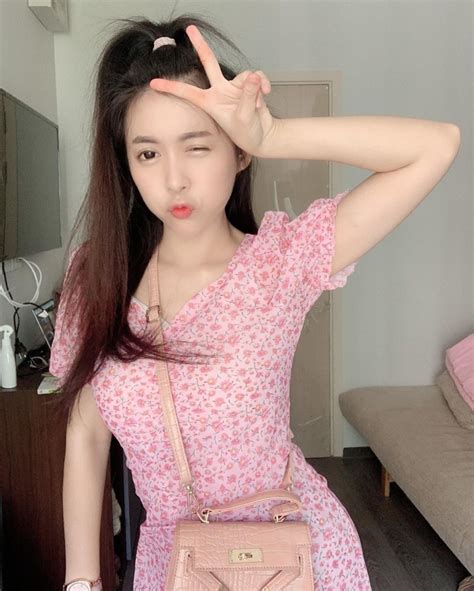 Thai Sexy Girl Ackie Loves To Cook And Shares Her Cooking Experience