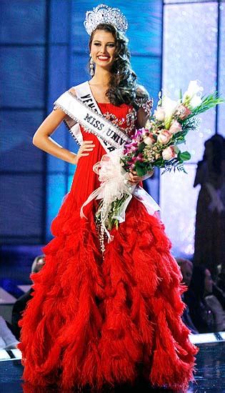 A Look At All The Miss Universe Pageant Winners 09