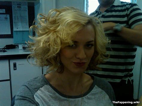yvonne strahovski nude pics and vids the fappening