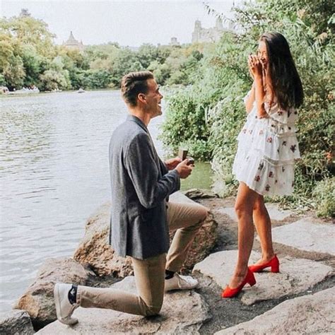 38 Romantic Ways To Propose According To Real Couples