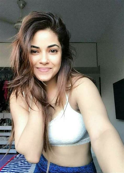Nia Sharma Looks Gorgeous In Her Morning No Makeup Face