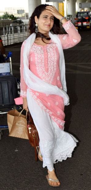 Photo Gallery Dangal Girl Fatima Sana Shaikh S Desi Look At Airport
