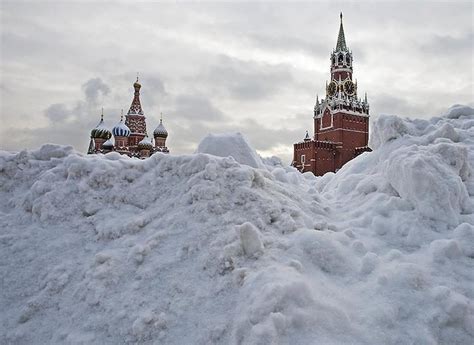 russias coldest winter      century blizzard buries moscow expected  continue