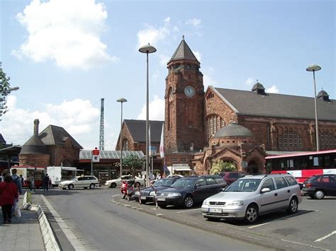 dateigiessen bahnhof gesamt vorplatz  ojpg wikipedia