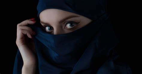 halal sex guide muslim woman umm muladhat publishes sex manual