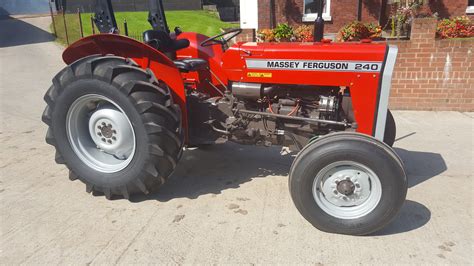 massey ferguson  cylinder diesel tractorrepainted  fitted
