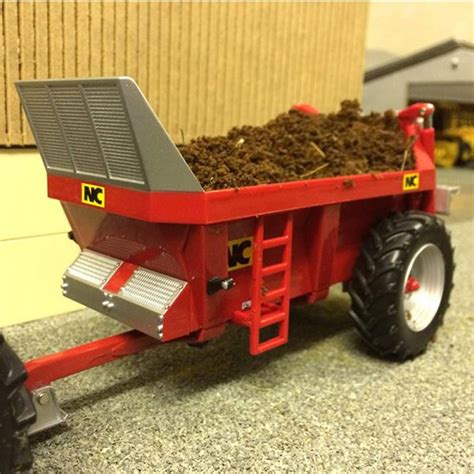 britains  nc rear discharge manure spreader tractor toy accessory
