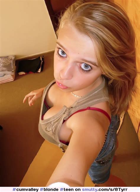 blonde teen downblouse bigtits selfpic