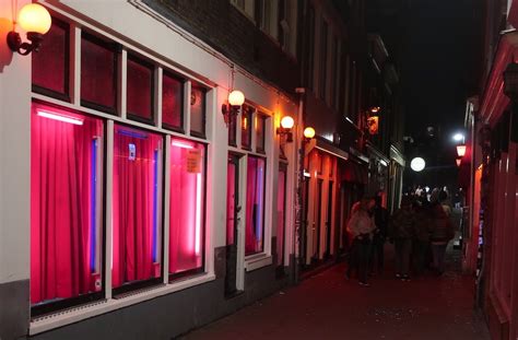 Amsterdam Red Light District Do S And Don Ts Etiquete
