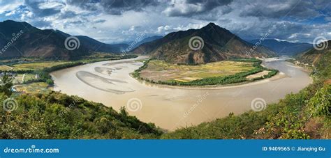 fiume  yangtze prima girata immagine stock immagine  vista