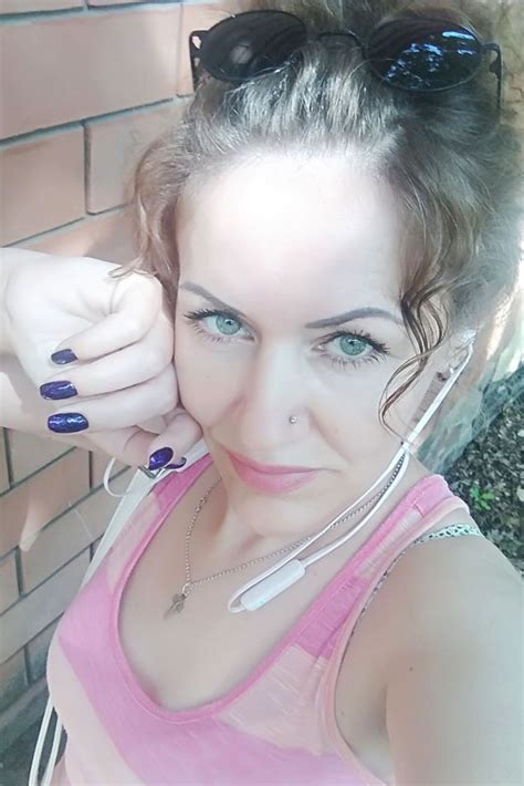 Meet Nice Girl Anna From Russia 44 Years Old