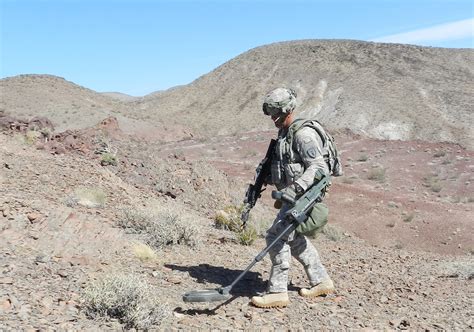 eod soldiers respond     incidents article  united states army