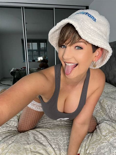 The Truth Behind Earning Millions On Onlyfans Hannah Brooks Diary
