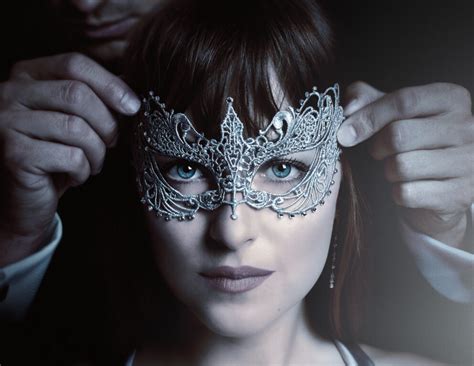 the fifty shades darker trailer just dropped and yeah