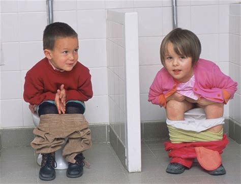 Děti Se Ve školách Stydí Na Záchod Raději Chodí Až Doma