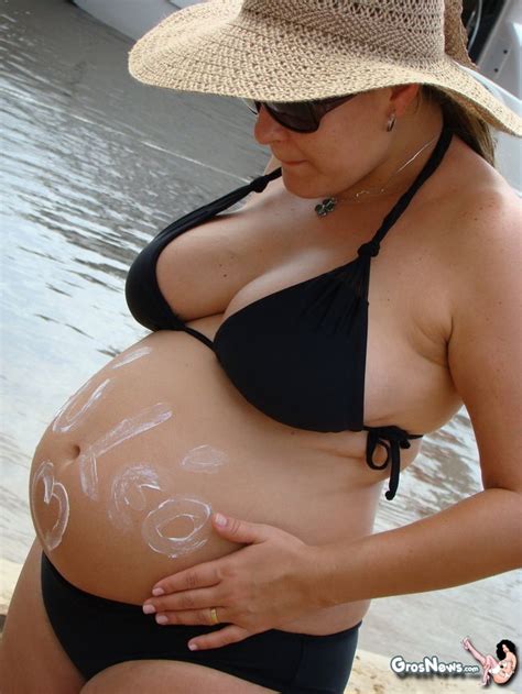 photos de femmes enceintes en bikini sur la plage