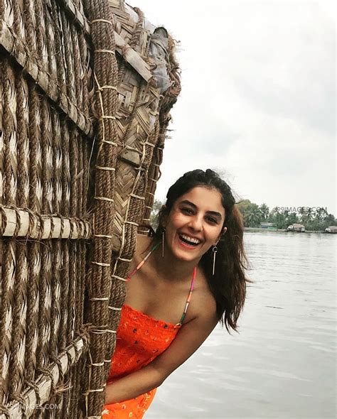 [100 ] isha talwar hot hd photos and wallpapers for mobile