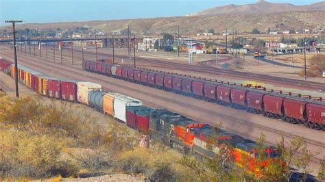 bnsf hbartul departs barstow yard   christmas train