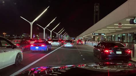 lax los angeles pickup  drop   uber  lyft  upper departures level   busy day