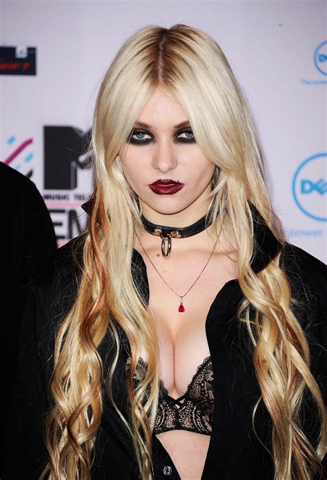taylor momsen is going to hell with pretty reckless album cover