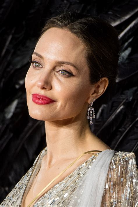 Todo Sobre Angelina Jolie Actriz Y Filántropa De Hollywood Vogue