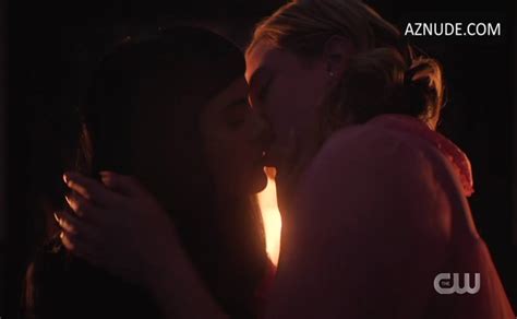 Lili Reinhart Camila Mendes Lesbian Scene In Riverdale Aznude