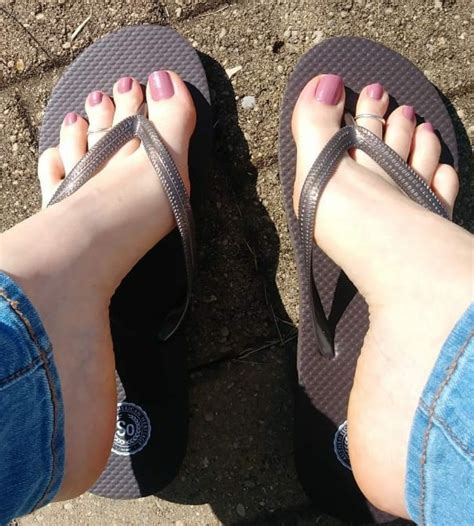 Pin By Bear666 On Flip Flops Beautiful Feet Gorgeous Feet Sexy Toes