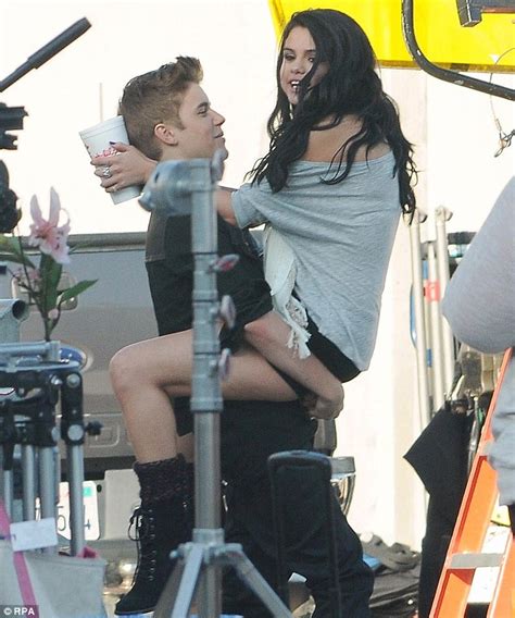 shocking justin bieber and selena gomez making out in bed for real video capture jdy ramble on