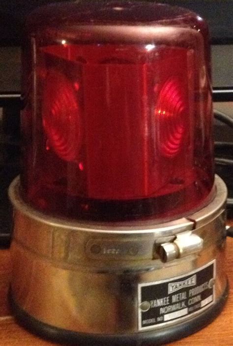 vintage red yankee emergency rotating light  shipping