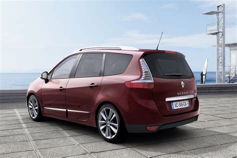 renault facelifts scenic mpv range  sale  january  carscoops