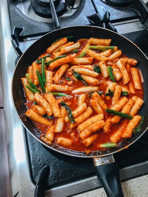korean food rice cakes tteokbokki spicy rice cakes tteokbokki recipe