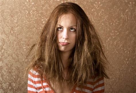 How To Tame Frizzy Hair