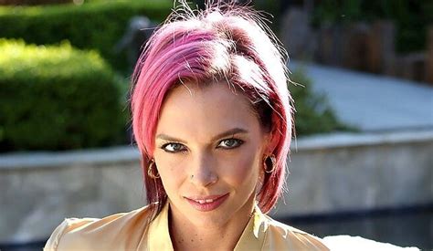 Anna Bell Peaks Biography Wiki Age Height Career Photos And More