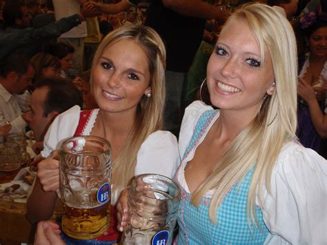 Hottest Oktoberfest Girls Thirsty Swagman